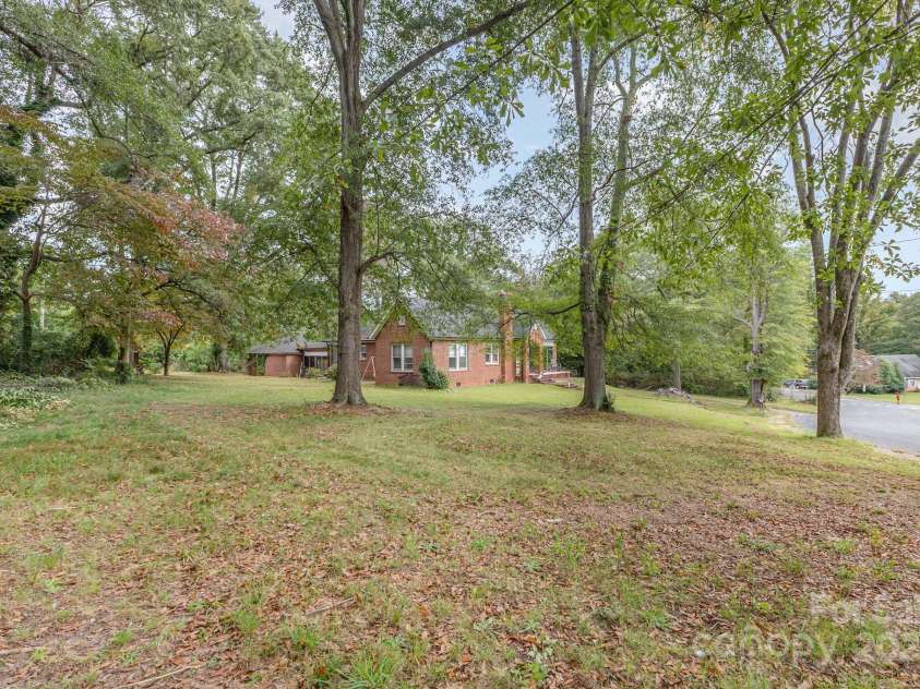 324 Beaumonde Avenue, Shelby, NC 28150.  MLS# CAR4310436, YatesRealty ID 3629. 