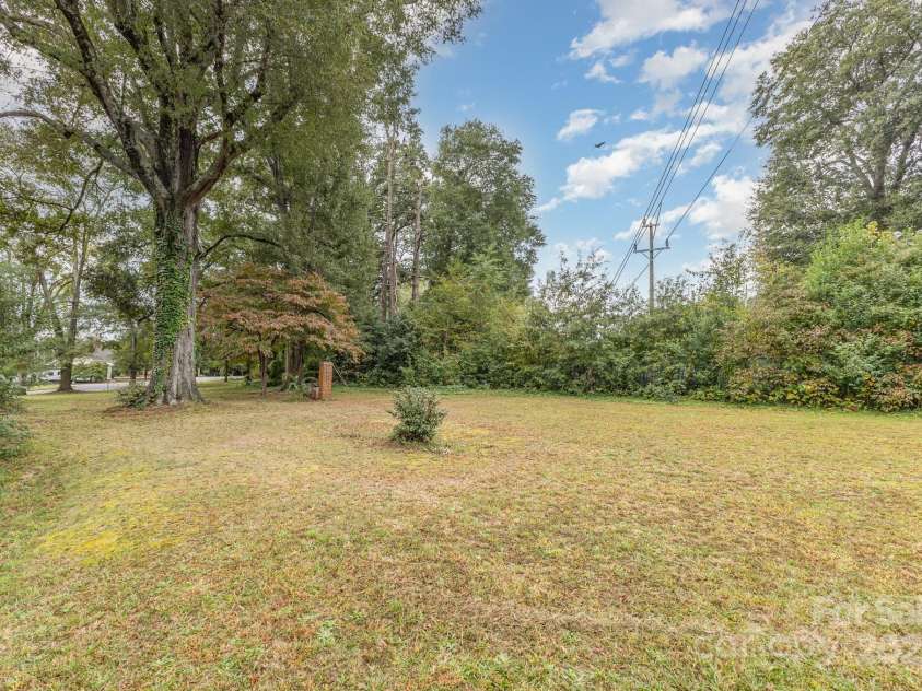 324 Beaumonde Avenue, Shelby, NC 28150.  MLS# CAR4310436, YatesRealty ID 3629. 