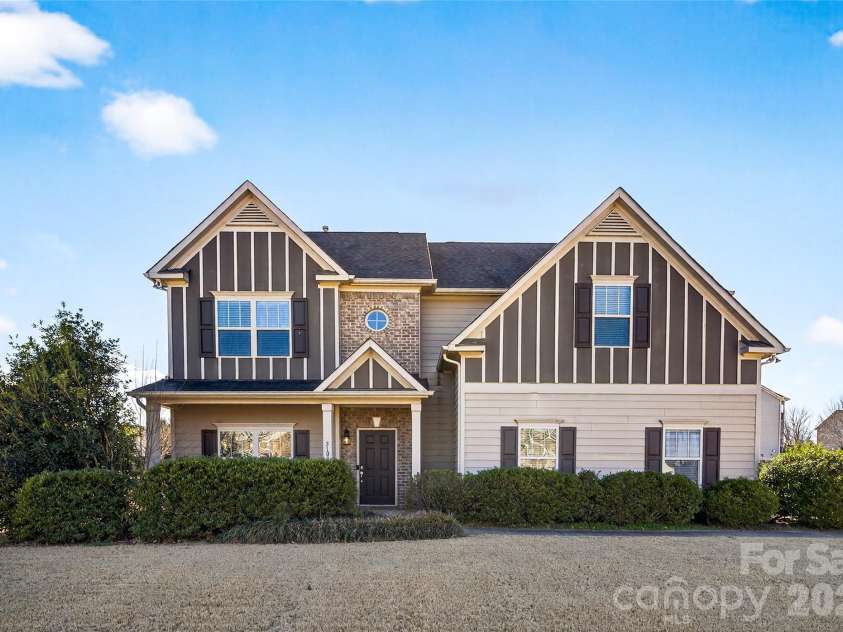 5103 Brynmar Drive, Waxhaw, NC 28173.  MLS# CAR4342227, YatesRealty ID 3629. 