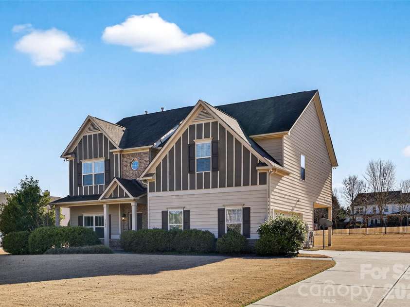 5103 Brynmar Drive, Waxhaw, NC 28173.  MLS# CAR4342227, YatesRealty ID 3629. 