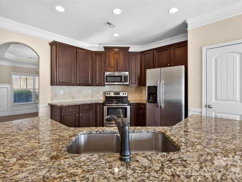 5103 Brynmar Drive, Waxhaw, NC 28173.  MLS# CAR4342227, YatesRealty ID 3629. 