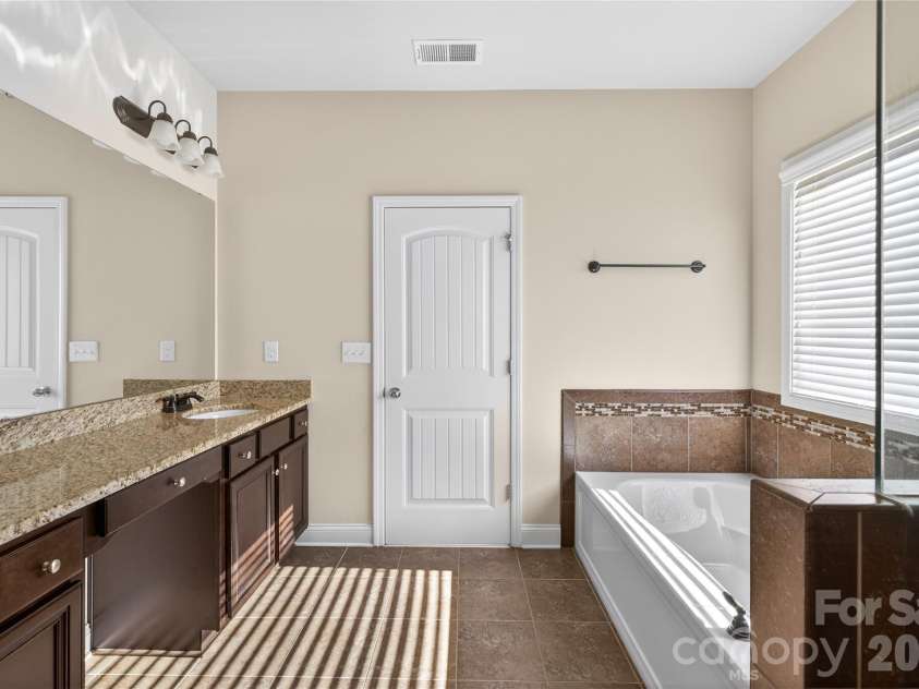 5103 Brynmar Drive, Waxhaw, NC 28173.  MLS# CAR4342227, YatesRealty ID 3629. 