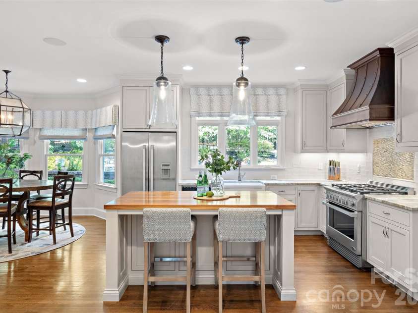 3221 Lazy Branch Road, Charlotte, NC 28270.  MLS# CAR4395496, YatesRealty ID 36290. Renovated kitchen
