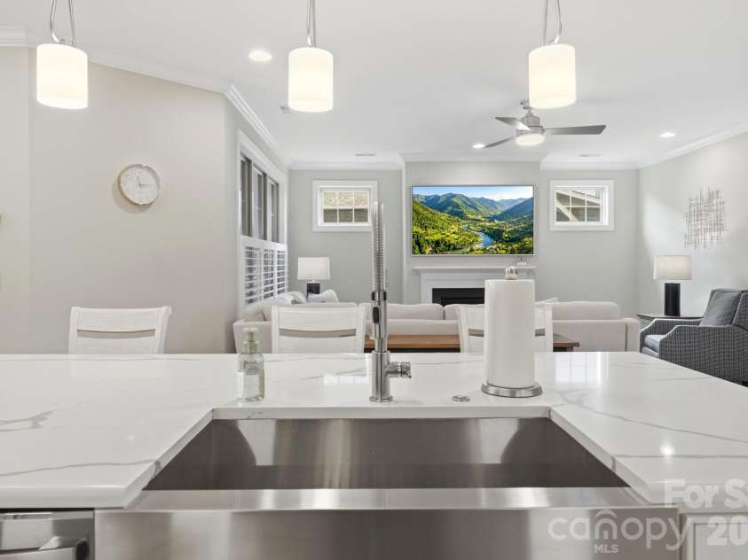 5012 Vita Way, Belmont, NC 28012.  MLS# CAR4399642, YatesRealty ID 36291. 