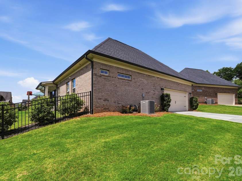 5012 Vita Way, Belmont, NC 28012.  MLS# CAR4399642, YatesRealty ID 36291. 