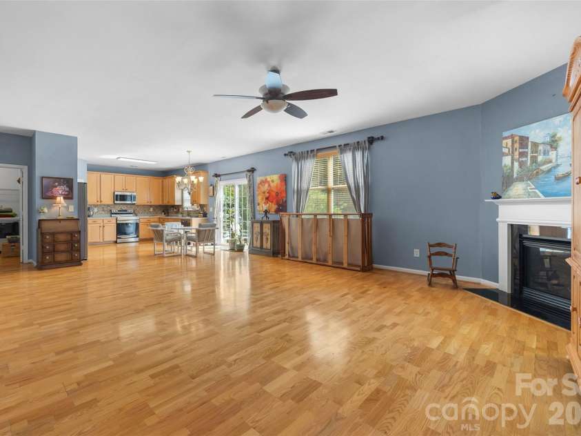 2025 Savannah Hills Drive, Matthews, NC 28105.  MLS# CAR4400485, YatesRealty ID 36293. 