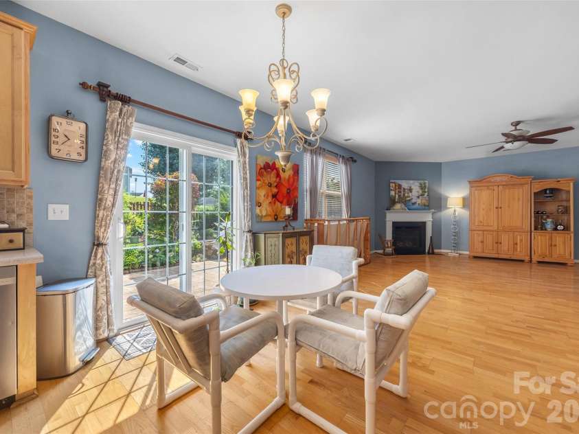 2025 Savannah Hills Drive, Matthews, NC 28105.  MLS# CAR4400485, YatesRealty ID 36293. 