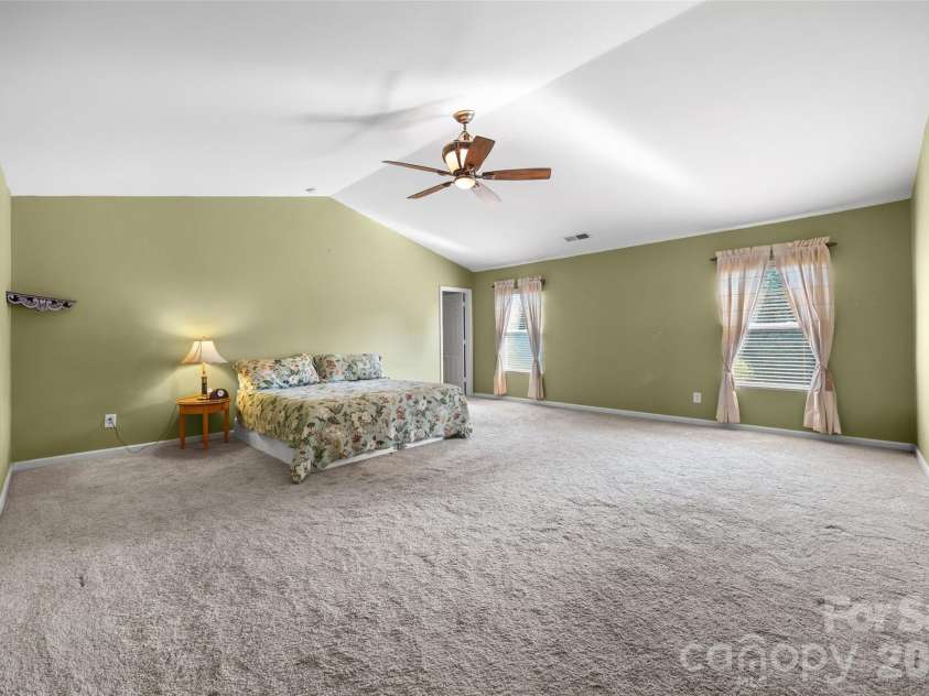 2025 Savannah Hills Drive, Matthews, NC 28105.  MLS# CAR4400485, YatesRealty ID 36293. 