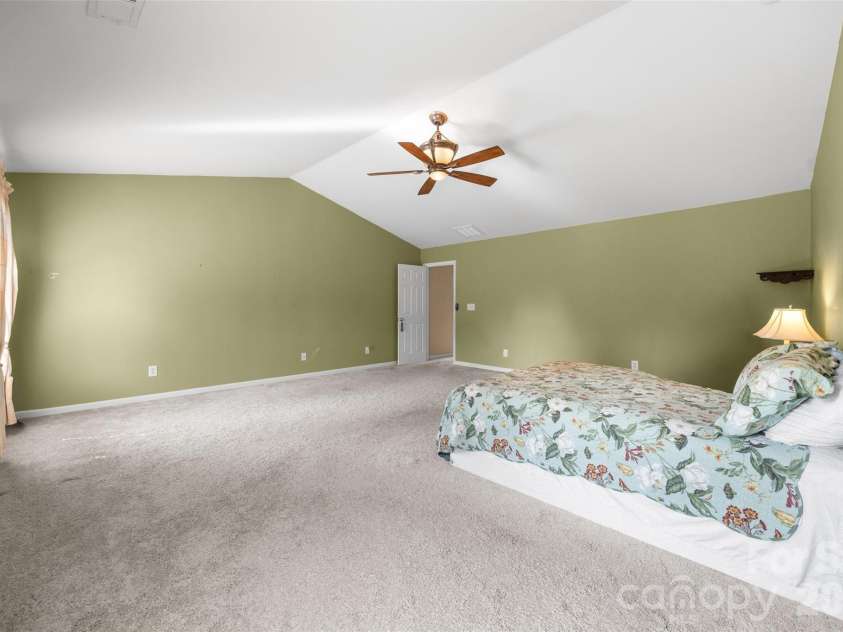 2025 Savannah Hills Drive, Matthews, NC 28105.  MLS# CAR4400485, YatesRealty ID 36293. 