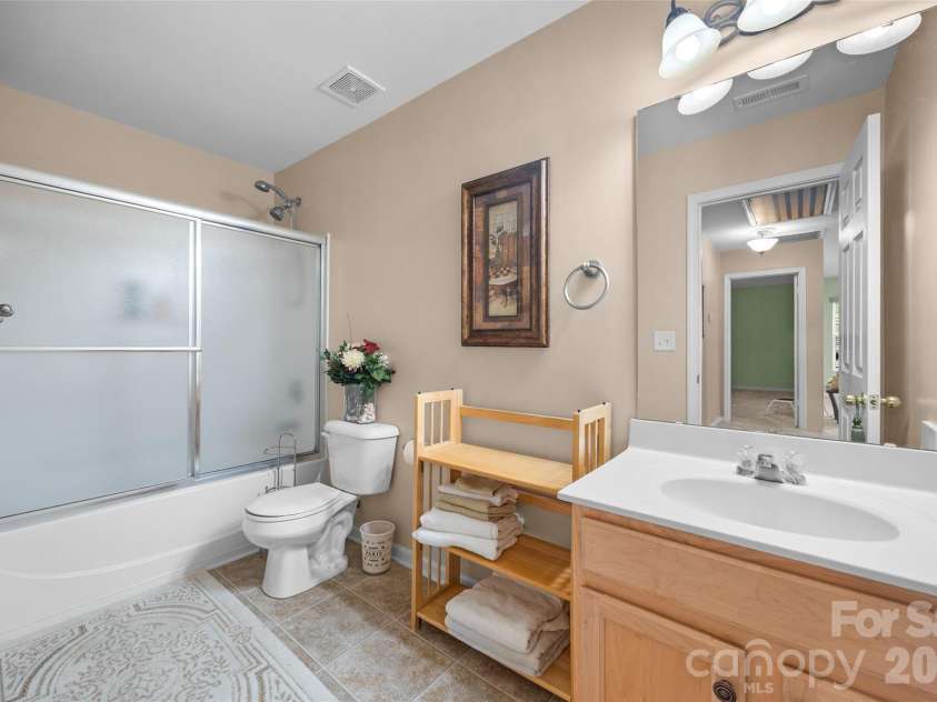 2025 Savannah Hills Drive, Matthews, NC 28105.  MLS# CAR4400485, YatesRealty ID 36293. 