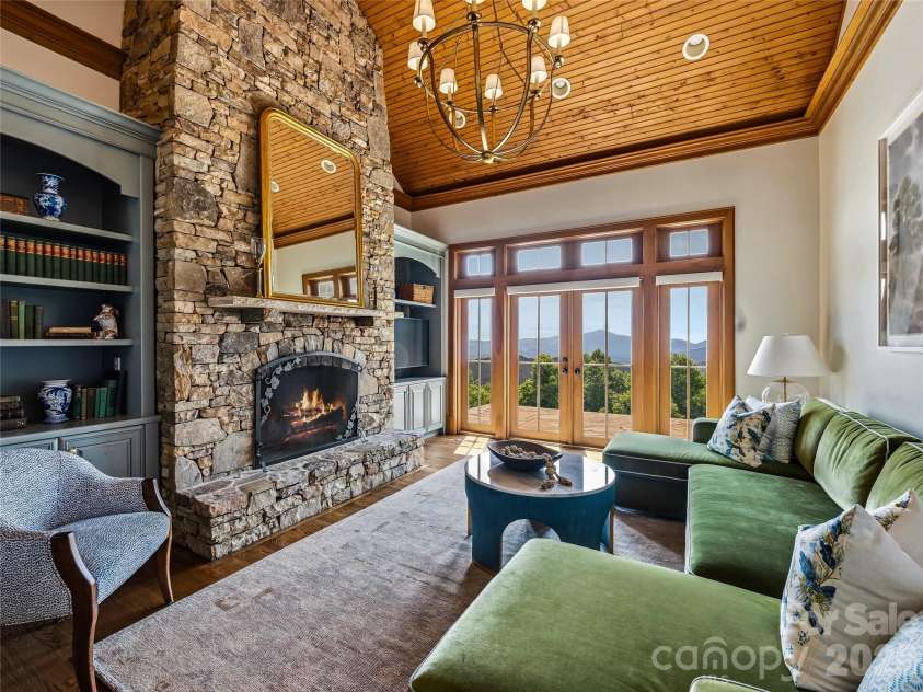 21 Ebby Ridge, Fairview, NC 28730.  MLS# CAR4370443, YatesRealty ID 36295. 