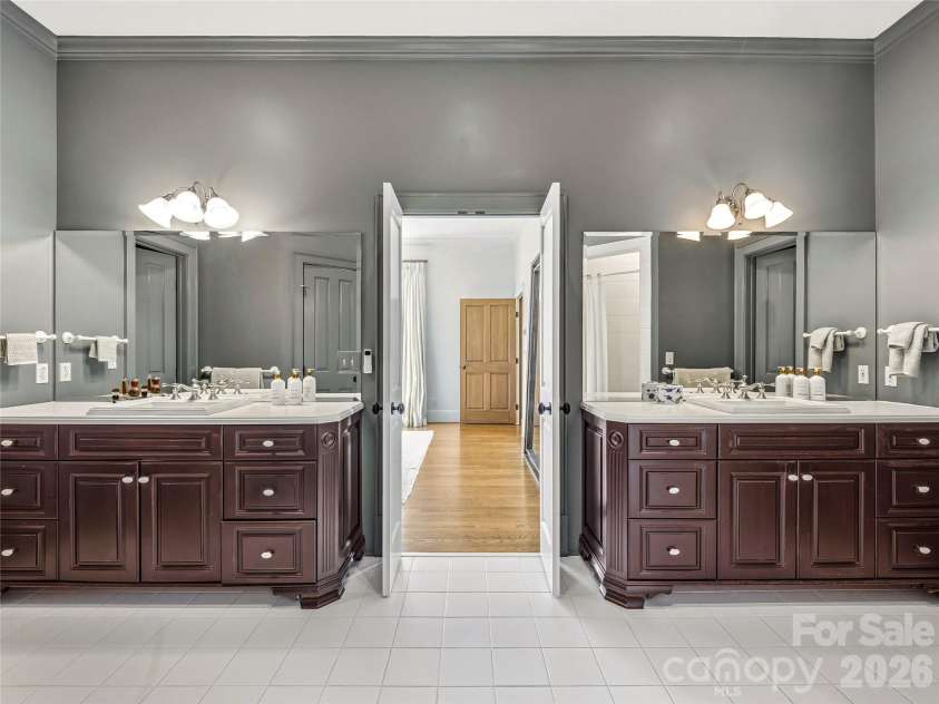 21 Ebby Ridge, Fairview, NC 28730.  MLS# CAR4370443, YatesRealty ID 36295. 