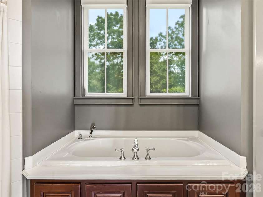 21 Ebby Ridge, Fairview, NC 28730.  MLS# CAR4370443, YatesRealty ID 36295. 