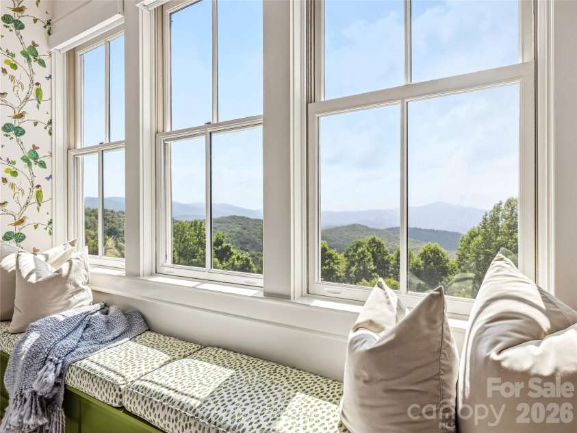 21 Ebby Ridge, Fairview, NC 28730.  MLS# CAR4370443, YatesRealty ID 36295. 