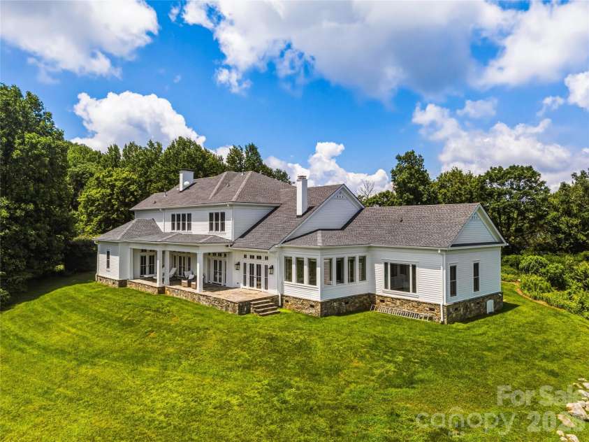 21 Ebby Ridge, Fairview, NC 28730.  MLS# CAR4370443, YatesRealty ID 36295. 