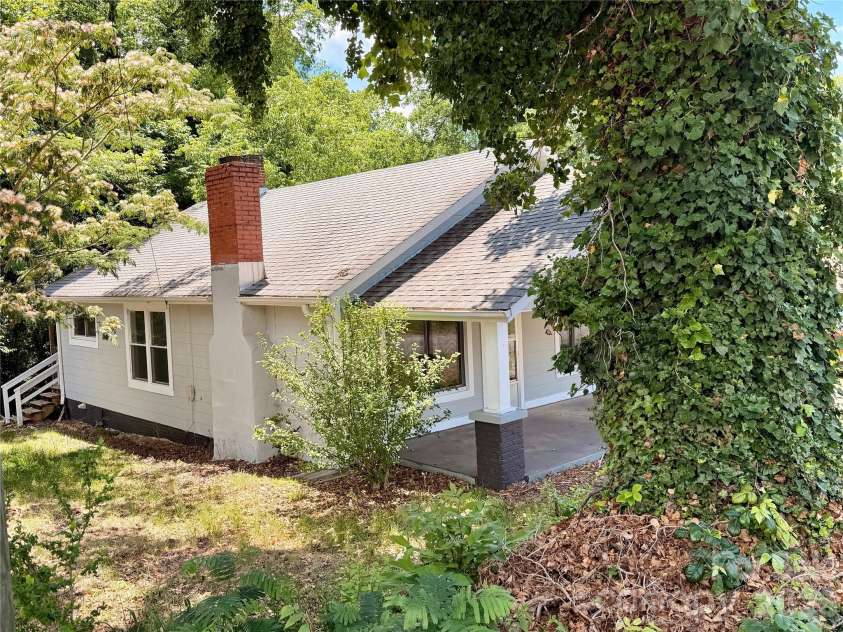321 Cline Avenue, Valdese, NC 28690.  MLS# CAR4401993, YatesRealty ID 36296. 