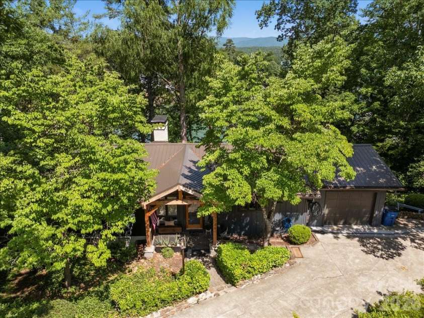 6149 Shore Drive, Nebo, NC 28761.  MLS# CAR4401444, YatesRealty ID 36297. 