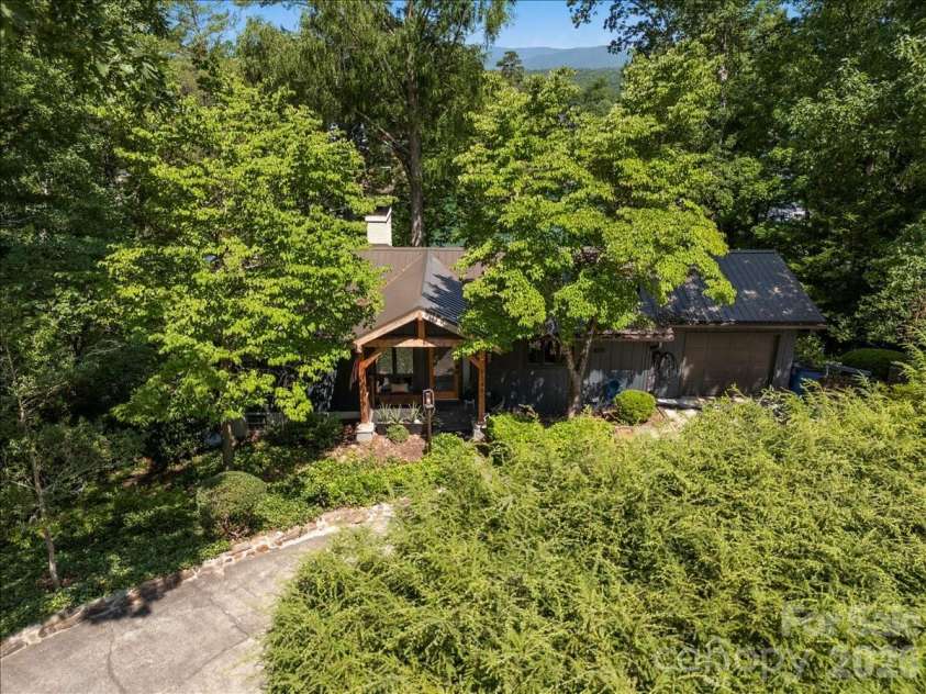 6149 Shore Drive, Nebo, NC 28761.  MLS# CAR4401444, YatesRealty ID 36297. 