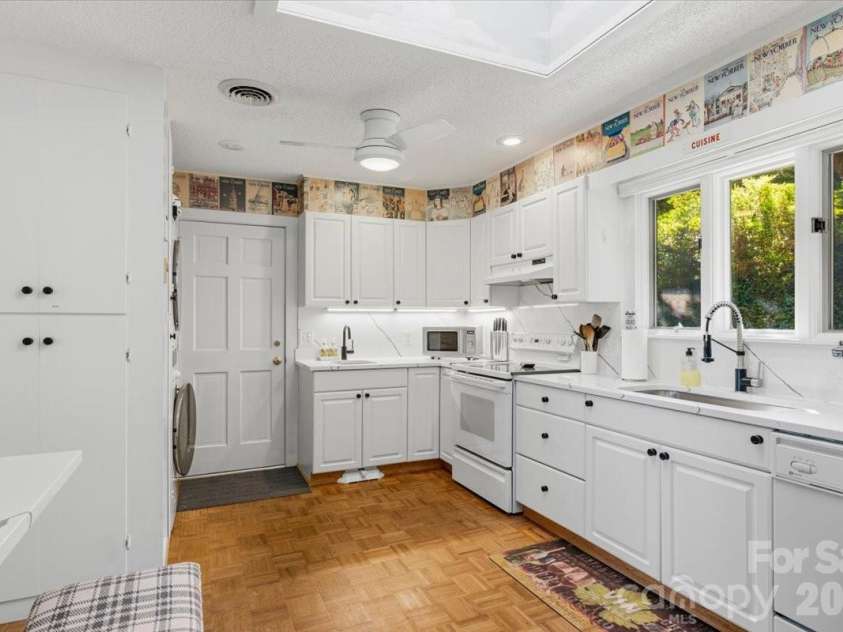 6149 Shore Drive, Nebo, NC 28761.  MLS# CAR4401444, YatesRealty ID 36297. Kitchen
