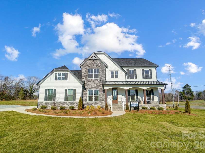 504 Fern Hill Road, Mooresville, NC 28177.  MLS# CAR4402251, YatesRealty ID 36298. 