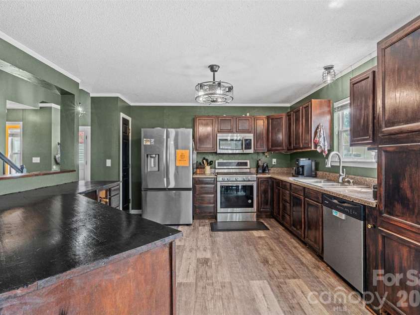 114 Kingston Forest Drive, Irmo, SC 29063.  MLS# CAR4402791, YatesRealty ID 36299. 