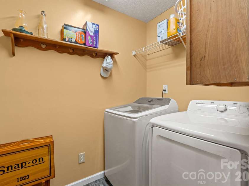114 Kingston Forest Drive, Irmo, SC 29063.  MLS# CAR4402791, YatesRealty ID 36299. 
