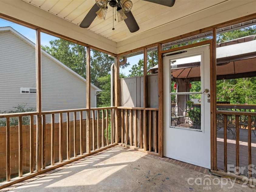 114 Kingston Forest Drive, Irmo, SC 29063.  MLS# CAR4402791, YatesRealty ID 36299. 