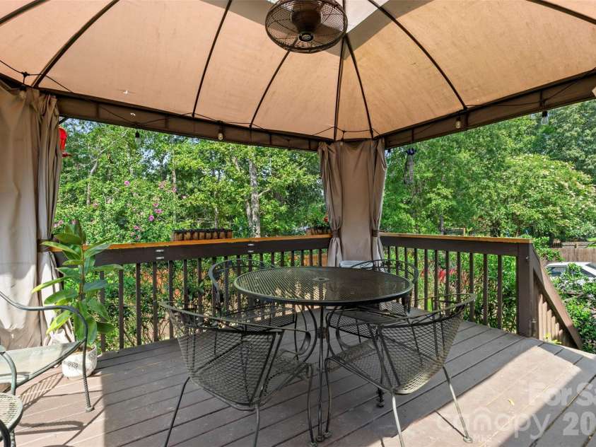 114 Kingston Forest Drive, Irmo, SC 29063.  MLS# CAR4402791, YatesRealty ID 36299. 