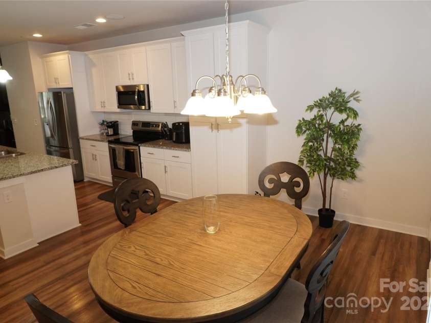 1028 Sharon Towns Drive, Charlotte, NC 28210.  MLS# CAR4212883, YatesRealty ID 363. Dining area
