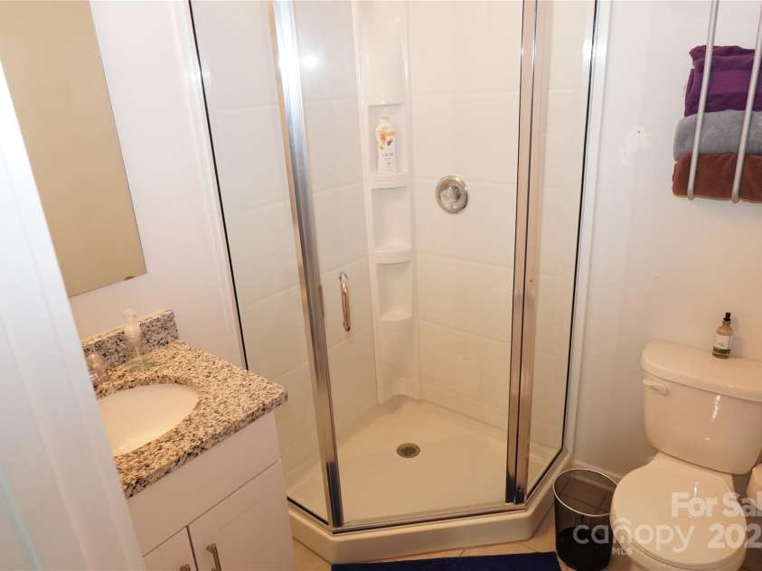 1028 Sharon Towns Drive, Charlotte, NC 28210.  MLS# CAR4212883, YatesRealty ID 363. Full bath, lower level