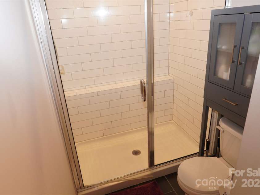 1028 Sharon Towns Drive, Charlotte, NC 28210.  MLS# CAR4212883, YatesRealty ID 363. Primary bedroom bath a