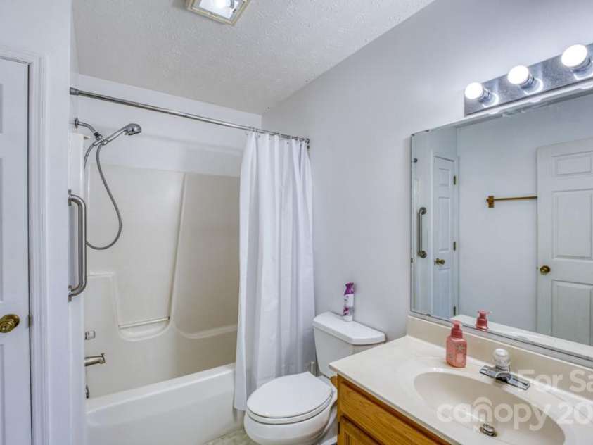 66 Fox Branch Road, Fairview, NC 28730.  MLS# CAR4103301, YatesRealty ID 363. 