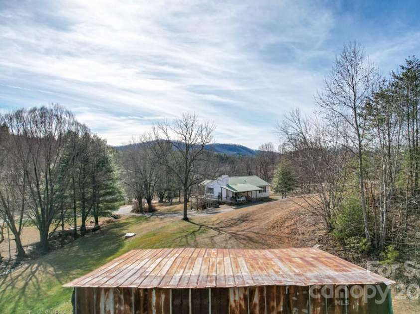 66 Fox Branch Road, Fairview, NC 28730.  MLS# CAR4103301, YatesRealty ID 363. 