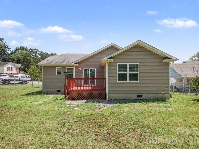 257 Periwinkle Street, Lincolnton, NC 28092.  MLS# CAR4402113, YatesRealty ID 36300. 
