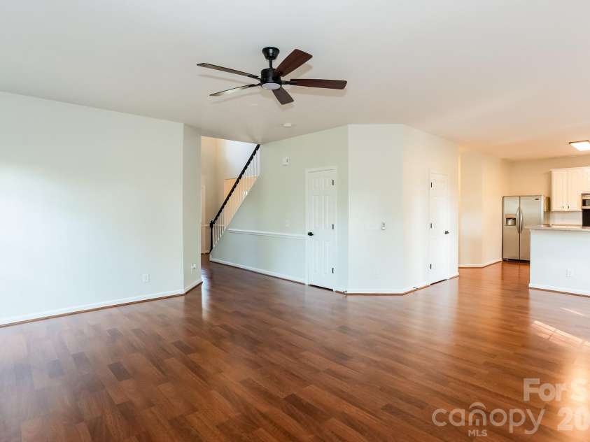 6804 Sweetfield Drive, Huntersville, NC 28078.  MLS# CAR4393742, YatesRealty ID 36301. 