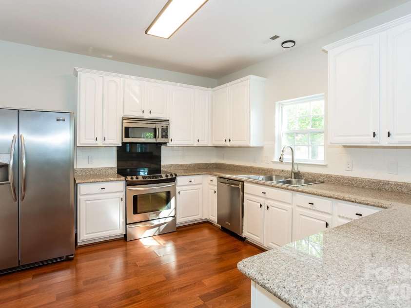 6804 Sweetfield Drive, Huntersville, NC 28078.  MLS# CAR4393742, YatesRealty ID 36301. 