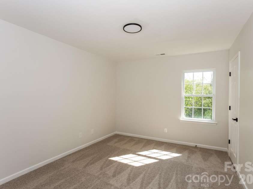 6804 Sweetfield Drive, Huntersville, NC 28078.  MLS# CAR4393742, YatesRealty ID 36301. 