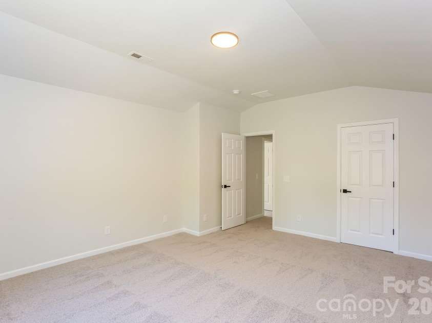 6804 Sweetfield Drive, Huntersville, NC 28078.  MLS# CAR4393742, YatesRealty ID 36301. 
