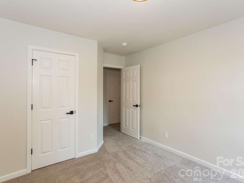 6804 Sweetfield Drive, Huntersville, NC 28078.  MLS# CAR4393742, YatesRealty ID 36301. 