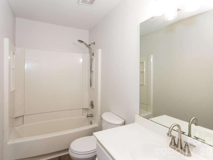 6804 Sweetfield Drive, Huntersville, NC 28078.  MLS# CAR4393742, YatesRealty ID 36301. 
