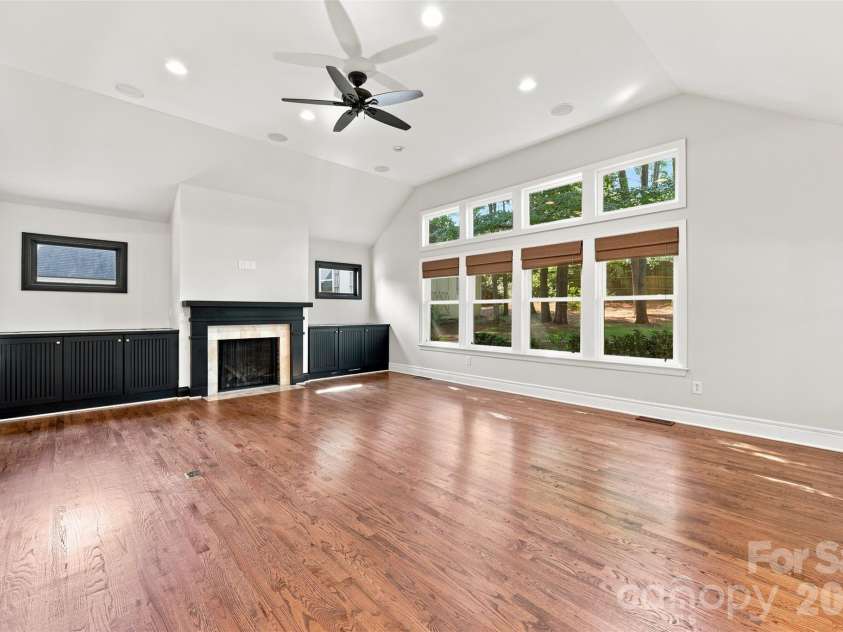 4467 Woodlark Lane, Charlotte, NC 28211.  MLS# CAR4402018, YatesRealty ID 36302. 