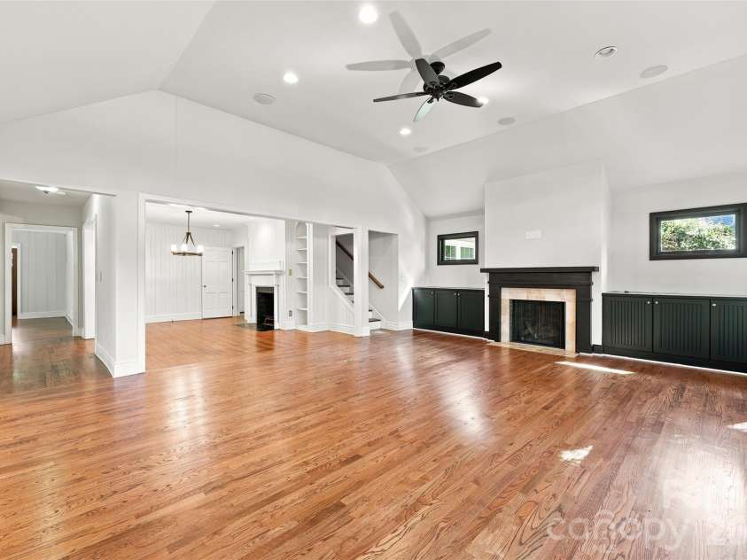 4467 Woodlark Lane, Charlotte, NC 28211.  MLS# CAR4402018, YatesRealty ID 36302. 