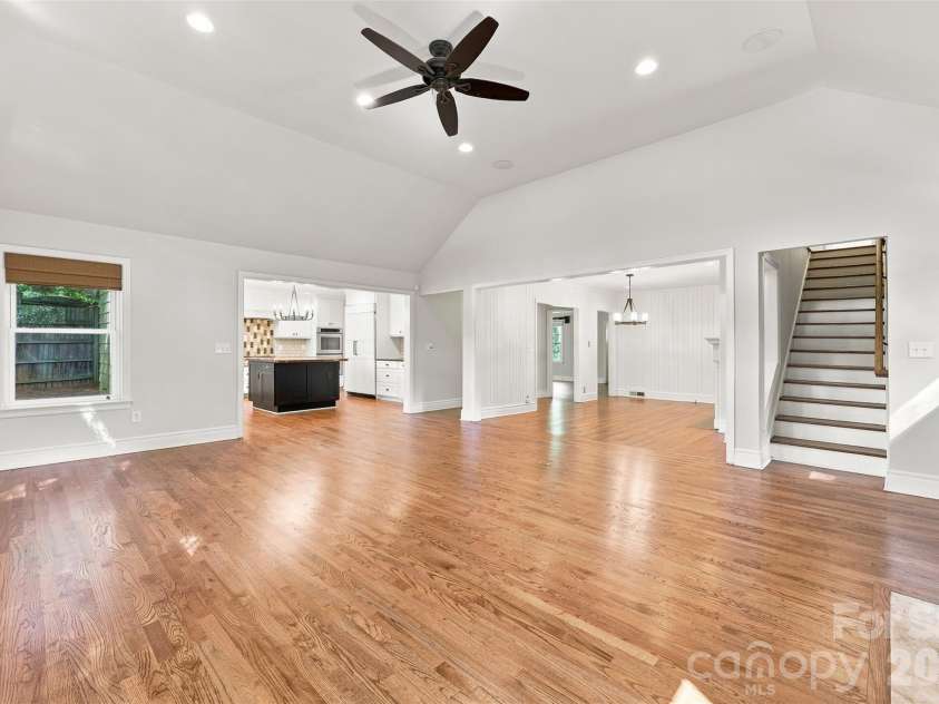 4467 Woodlark Lane, Charlotte, NC 28211.  MLS# CAR4402018, YatesRealty ID 36302. 