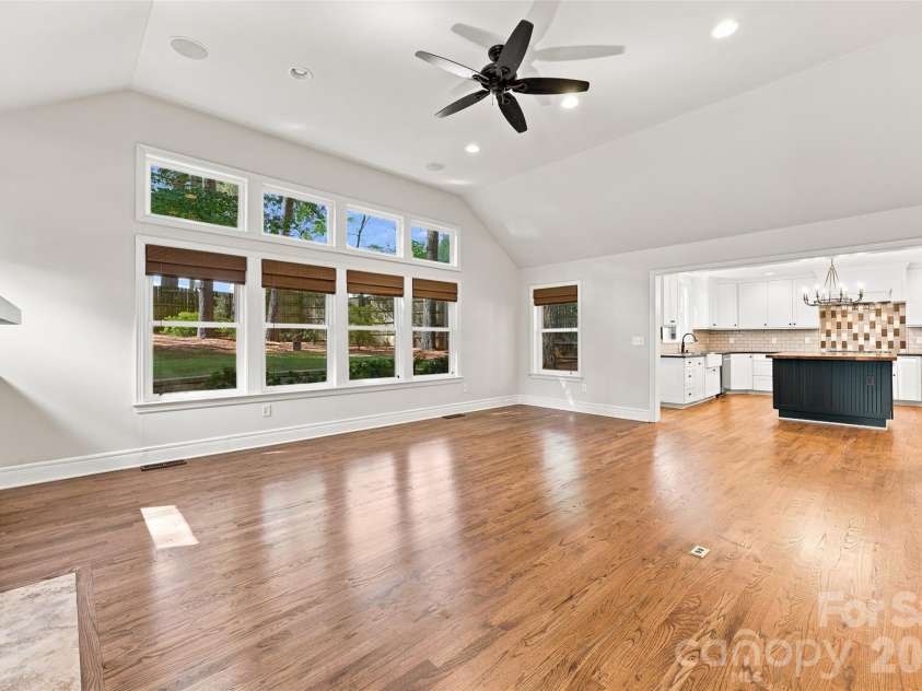 4467 Woodlark Lane, Charlotte, NC 28211.  MLS# CAR4402018, YatesRealty ID 36302. 