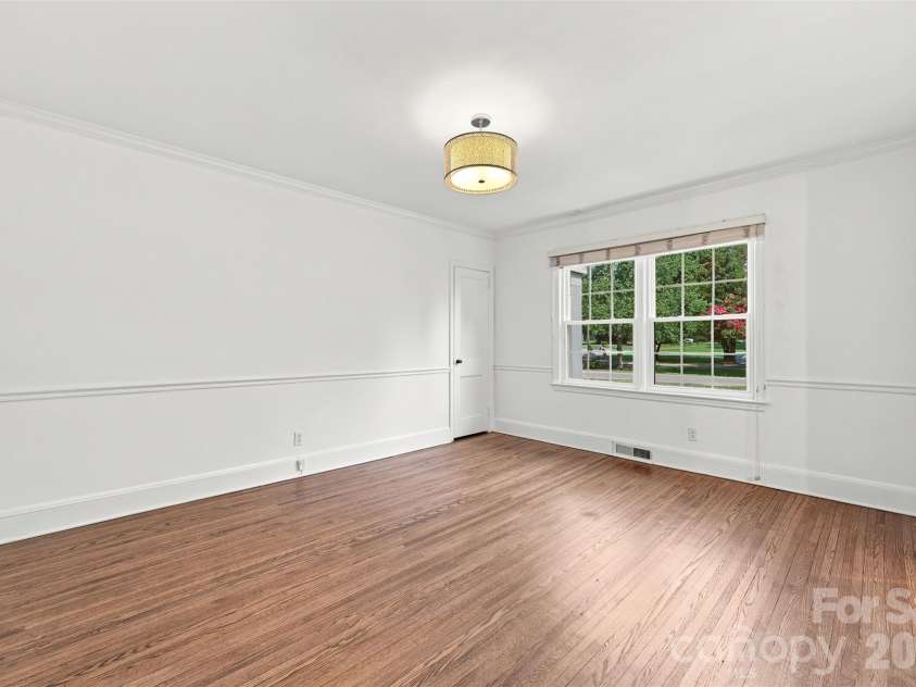 4467 Woodlark Lane, Charlotte, NC 28211.  MLS# CAR4402018, YatesRealty ID 36302. 