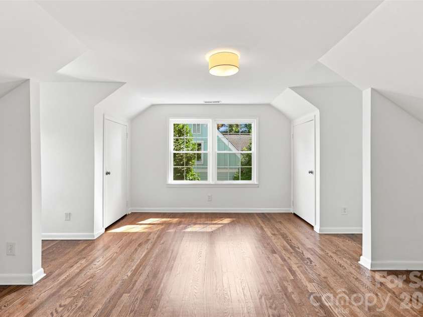 4467 Woodlark Lane, Charlotte, NC 28211.  MLS# CAR4402018, YatesRealty ID 36302. 