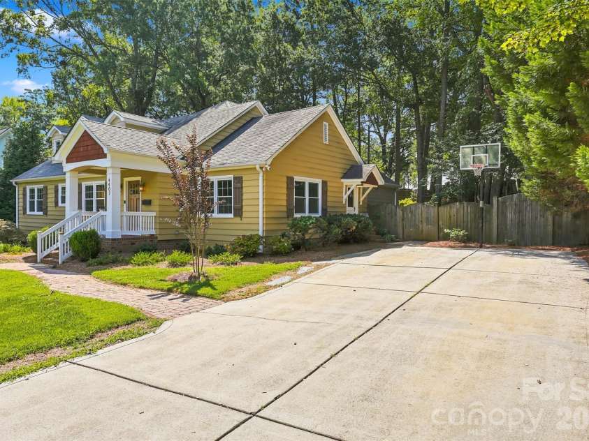 4467 Woodlark Lane, Charlotte, NC 28211.  MLS# CAR4402018, YatesRealty ID 36302. 