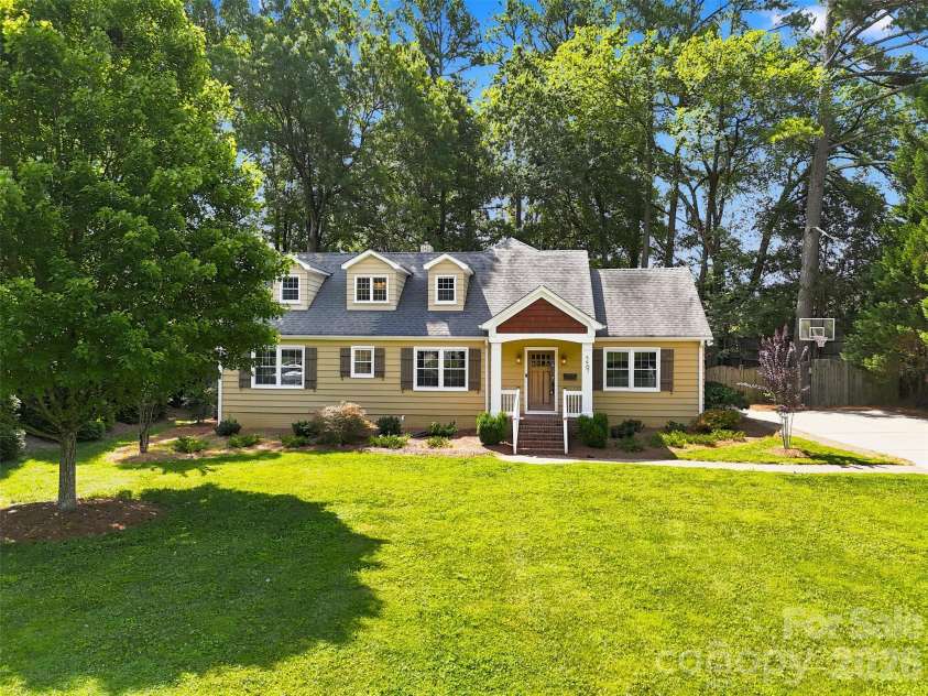 4467 Woodlark Lane, Charlotte, NC 28211.  MLS# CAR4402018, YatesRealty ID 36302. 