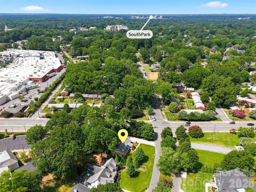 4467 Woodlark Lane, Charlotte, NC 28211.  MLS# CAR4402018, YatesRealty ID 36302. 