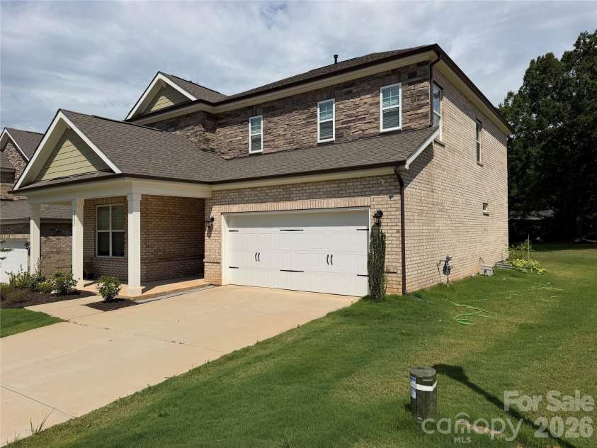 5002 Kinsbridge Drive, Mint Hill, NC 28227.  MLS# CAR4403063, YatesRealty ID 36303. 